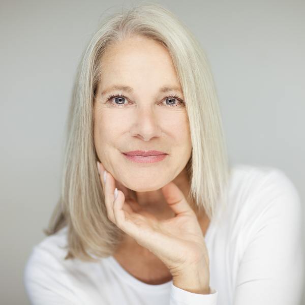 Ringiovanire la pelle in menopausa: quali trattamenti e tecniche estetiche sono consigliate?